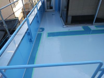 ウレタン防水塗料 2度塗り 絶縁工法 防水塗装 神戸市 トラブラン